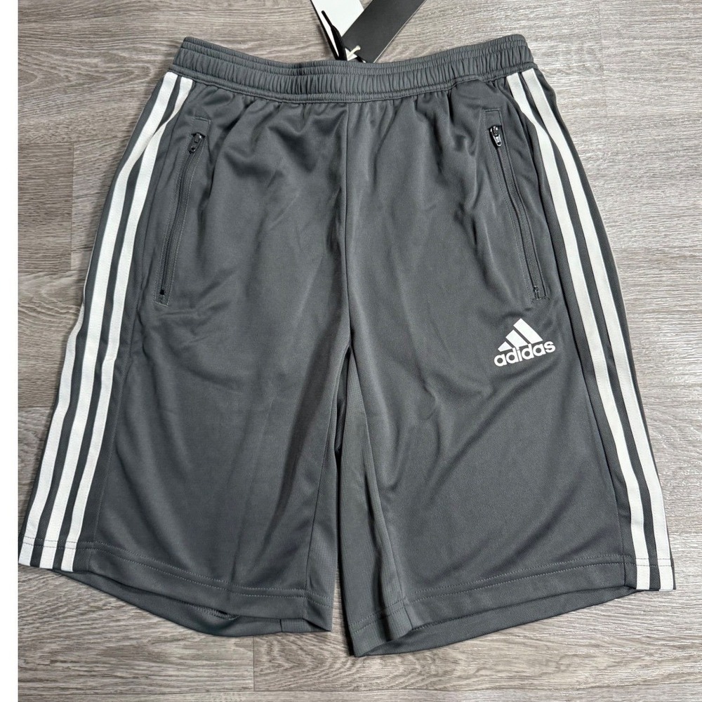Adidas Mens D2M 3-Stripes Shorts Grey Six White Athletic H20844 Size S NWT